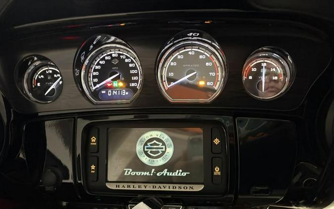 2017 Harley-Davidson® FLHXSE - CVO™ Street Glide®