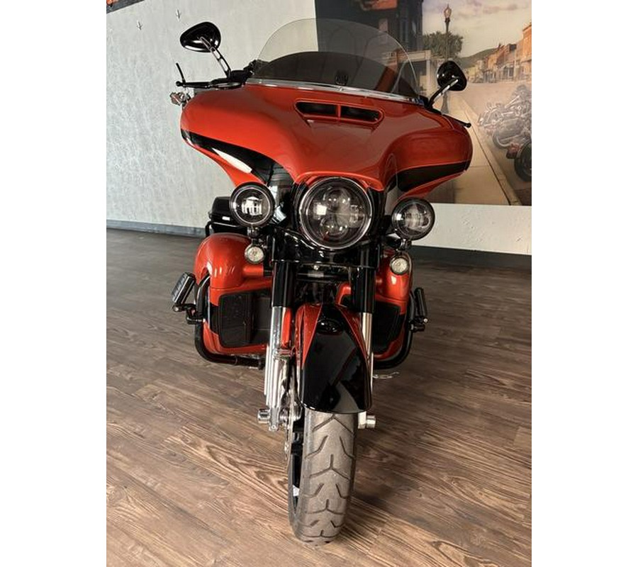 2017 Harley-Davidson® FLHXSE - CVO™ Street Glide®