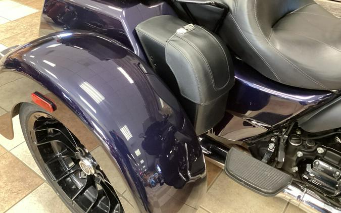 2025 Harley-Davidson® Tri Glide® Ultra Mystic Shift - Black Finish