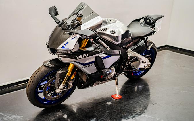 2015 Yamaha Motor Corp., USA YZF-R1M