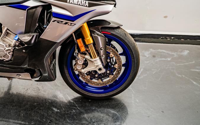 2015 Yamaha Motor Corp., USA YZF-R1M