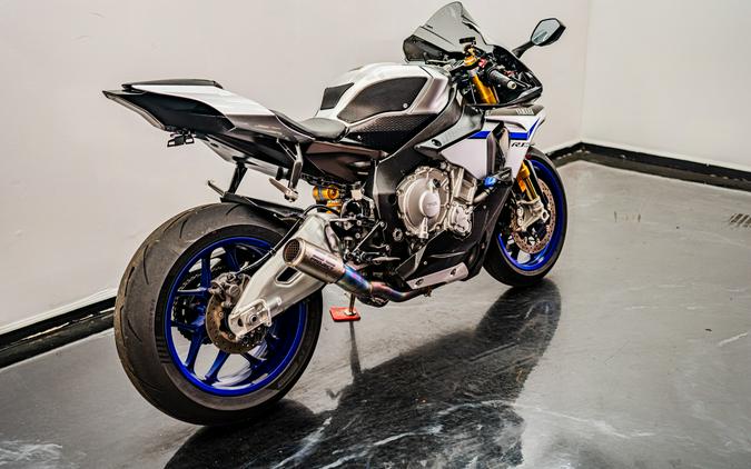 2015 Yamaha Motor Corp., USA YZF-R1M