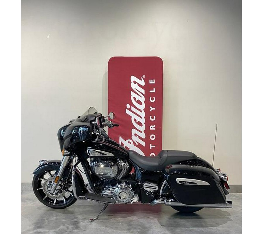 2019 Indian Motorcycle® Chieftain® Limited Thunder Black Pearl