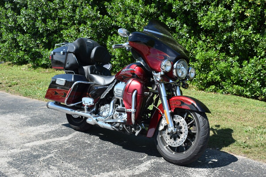 2011 Harley-Davidson® CVO™ Ultra Classic® Electra Glide®