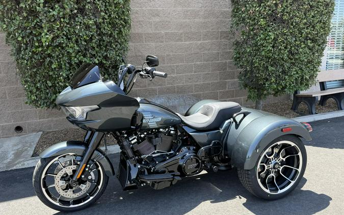 FLTRT 2026 Road Glide 3
