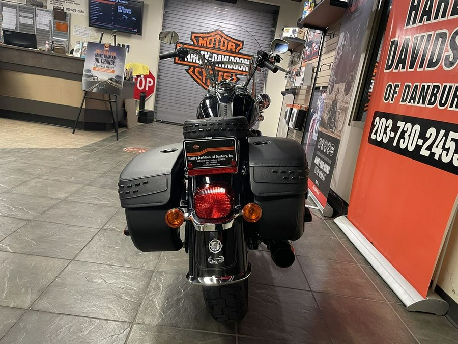2021 Harley-Davidson® FLHC - Heritage Classic