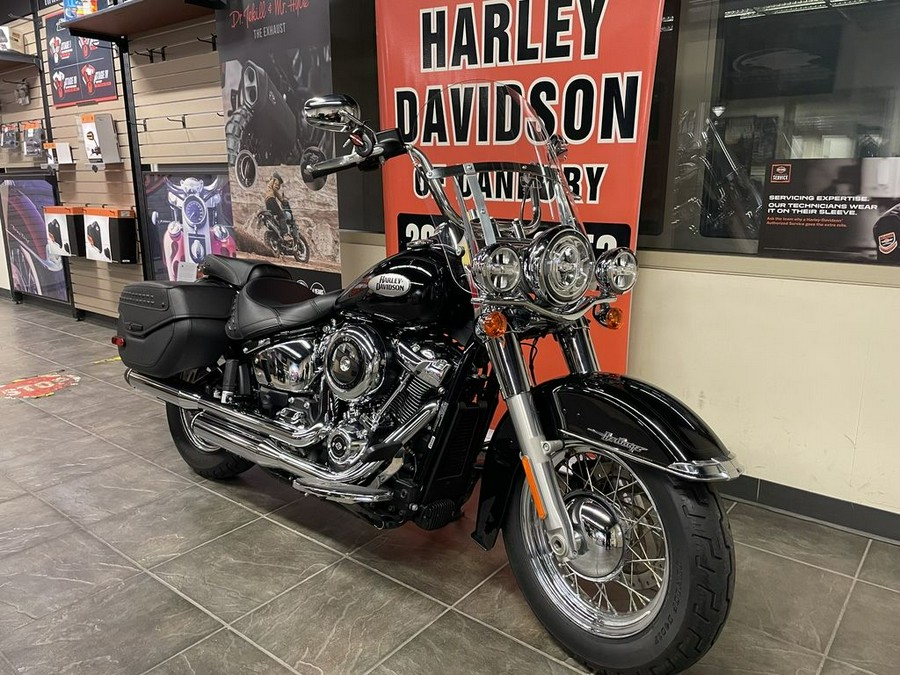 2021 Harley-Davidson® FLHC - Heritage Classic