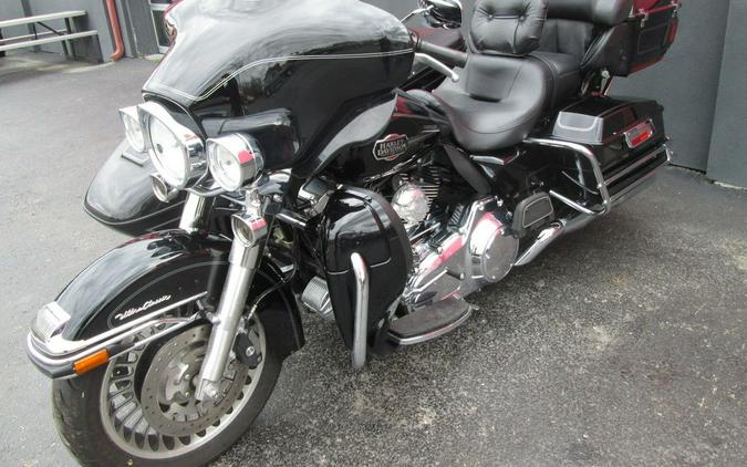 2011 Harley-Davidson® FLHTCU - Ultra Classic® Electra Glide®