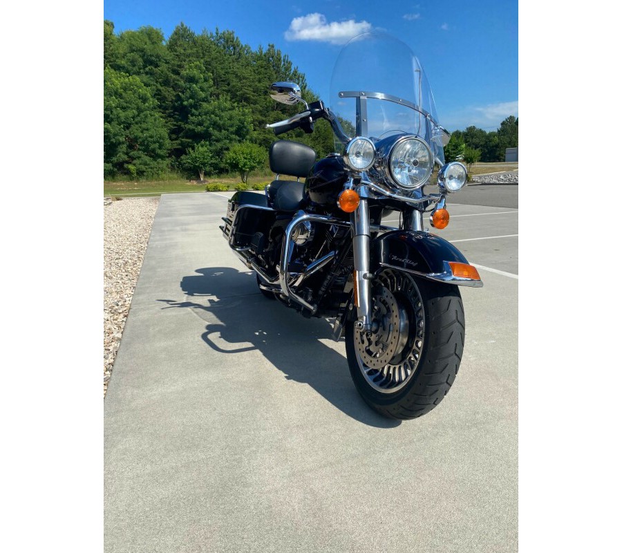 2011 Harley-Davidson Road King Vivid Black (Chrome Finish w/ Cast Wheels)