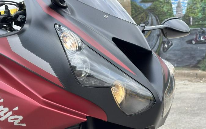 2025 Kawasaki Ninja® ZX™-14R ABS