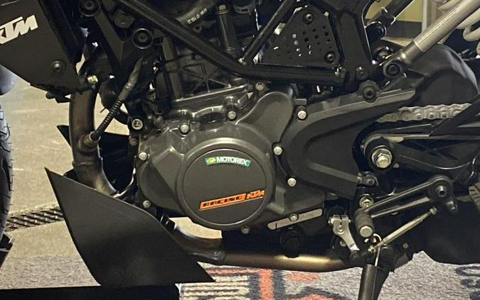 2023 KTM 200 Duke