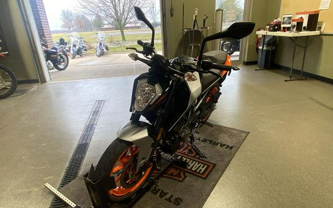 2023 KTM 200 Duke