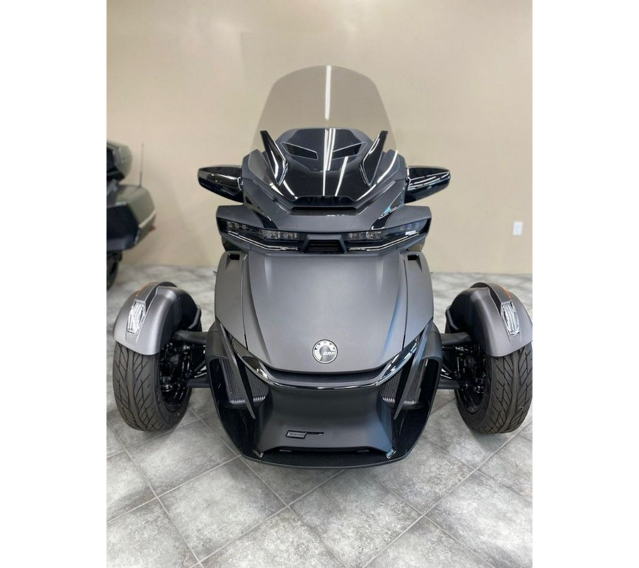 2023 Can-Am® Spyder RT Limited Dark Wheels