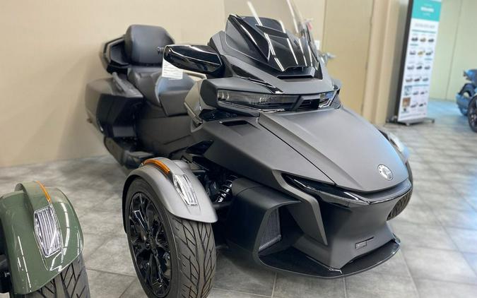 2023 Can-Am® Spyder RT Limited Dark Wheels