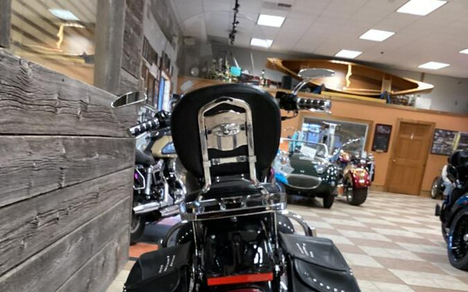 2002 Harley-Davidson® Heritage Softail® Classic Vivid Black