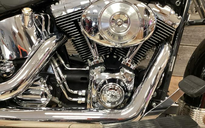 2002 Harley-Davidson® Heritage Softail® Classic Vivid Black