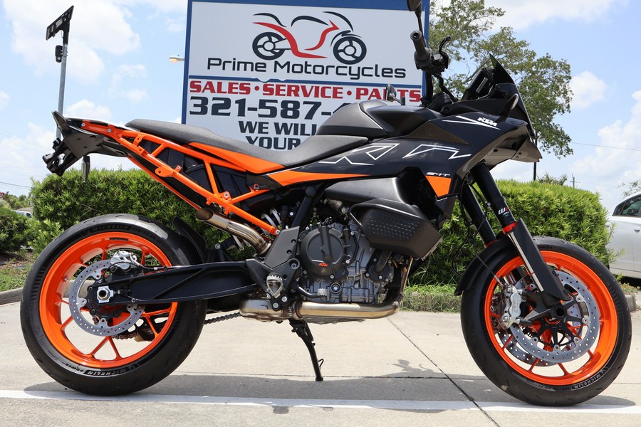 2024 KTM 890 SMT