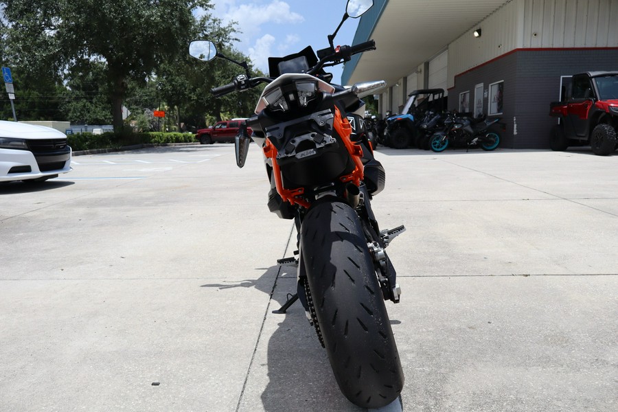 2024 KTM 890 SMT