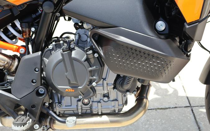 2024 KTM 890 SMT