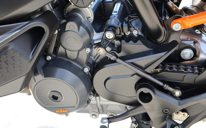 2024 KTM 890 SMT