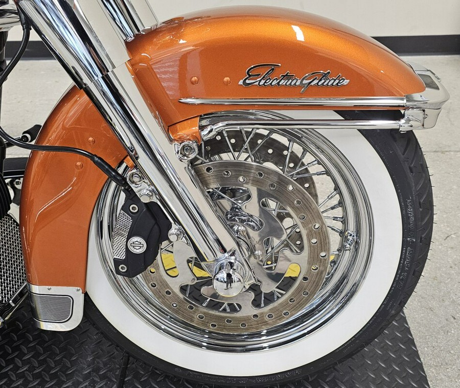 2023 Harley-Davidson®Heritage Classic HI-FI Orange/Birch White