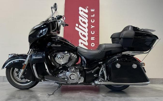 2019 Indian Motorcycle® Roadmaster® Thunder Black