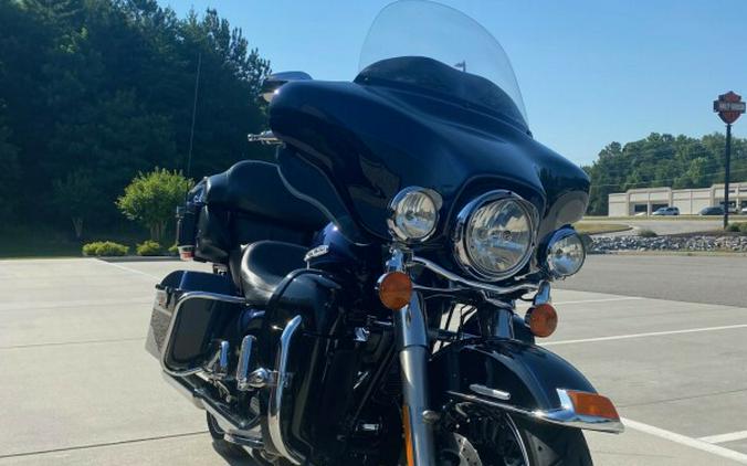 2013 Harley-Davidson Electra Glide® Ultra Limited Big Blue Pearl/Vivid Black