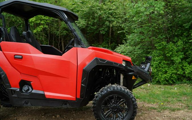 2017 Polaris® GENERAL™ 1000 EPS Indy Red
