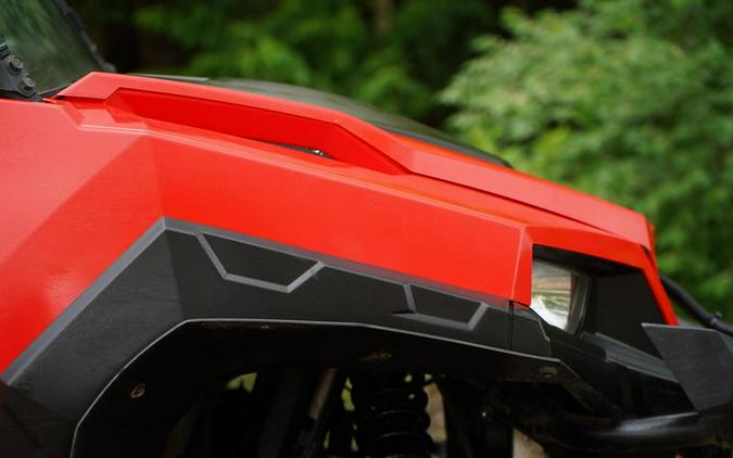 2017 Polaris® GENERAL™ 1000 EPS Indy Red