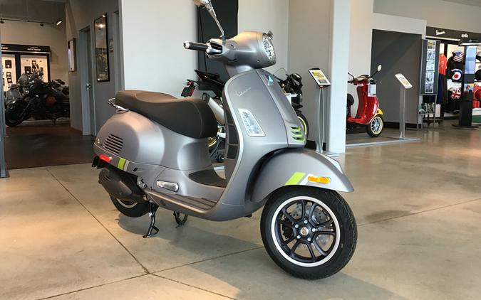 2023 Vespa GTS Super 300 Tech