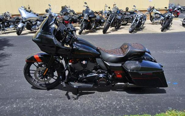 2018 Harley-Davidson® Fltrxse CVO Roadglid