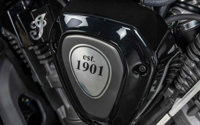 2025 Indian Challenger Dark Horse Frost Silver Smoke