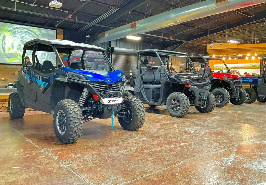 2026 Can-Am® Defender MAX XT CAB HD11 With 10.25 in.display