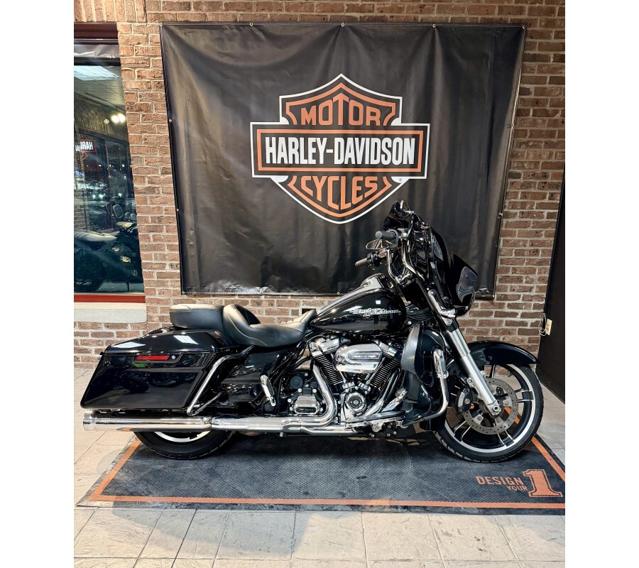 2017 Harley-Davidson Street Glide Special FLHXS Vivid Black