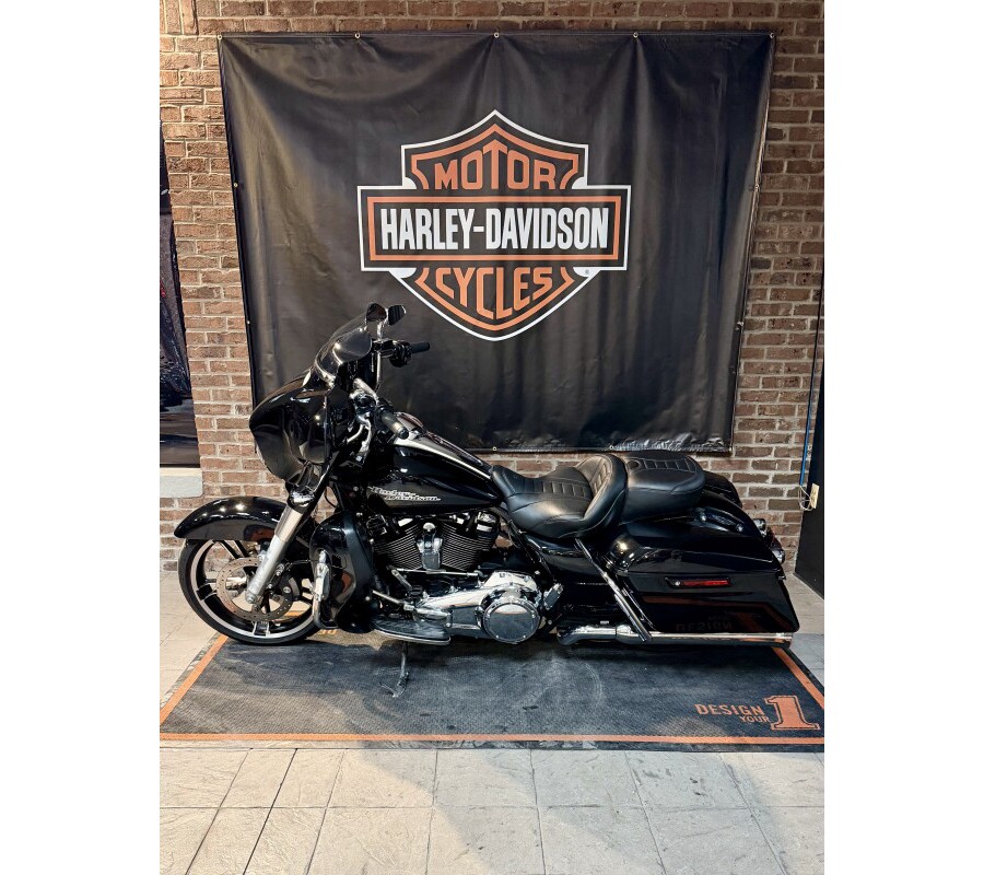2017 Harley-Davidson Street Glide Special FLHXS Vivid Black