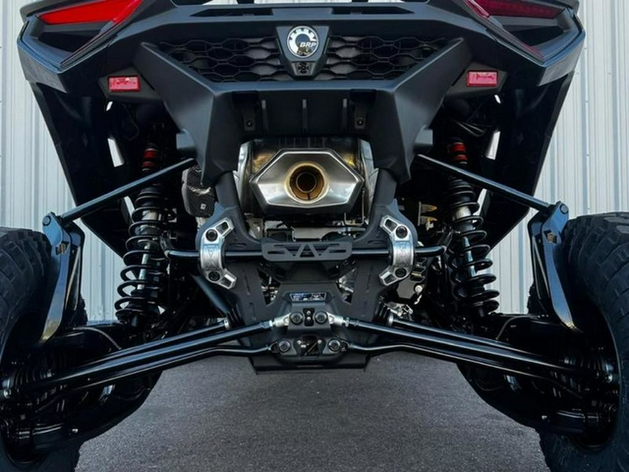 2026 Can-Am Maverick R X Rc