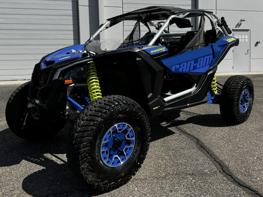 2020 Can-Am® Maverick™ X3 X™ rs Turbo RR Hyper Silver, Intense Blue & Manta Green