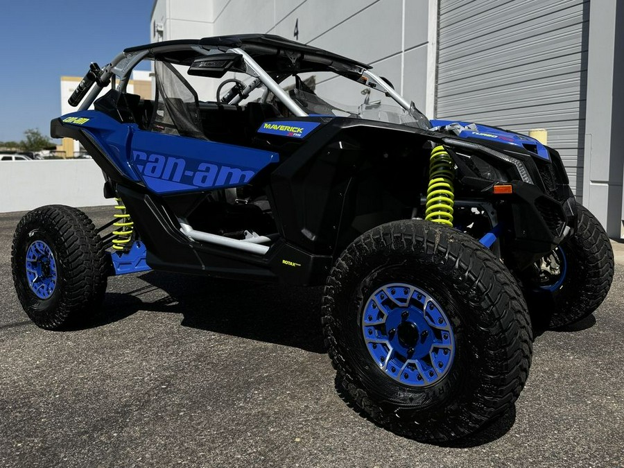 2020 Can-Am® Maverick™ X3 X™ rs Turbo RR Hyper Silver, Intense Blue & Manta Green