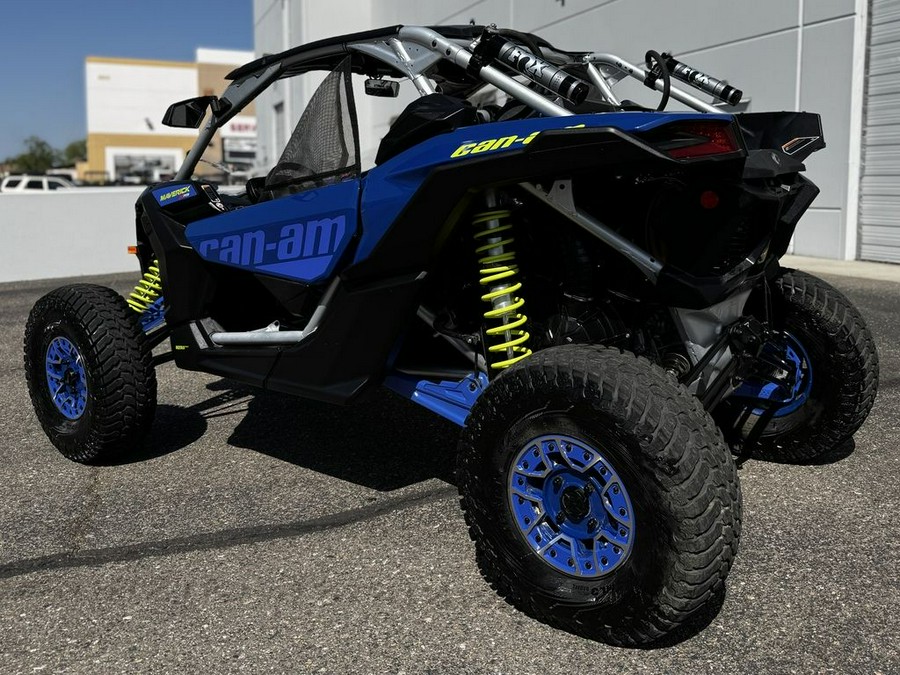 2020 Can-Am® Maverick™ X3 X™ rs Turbo RR Hyper Silver, Intense Blue & Manta Green