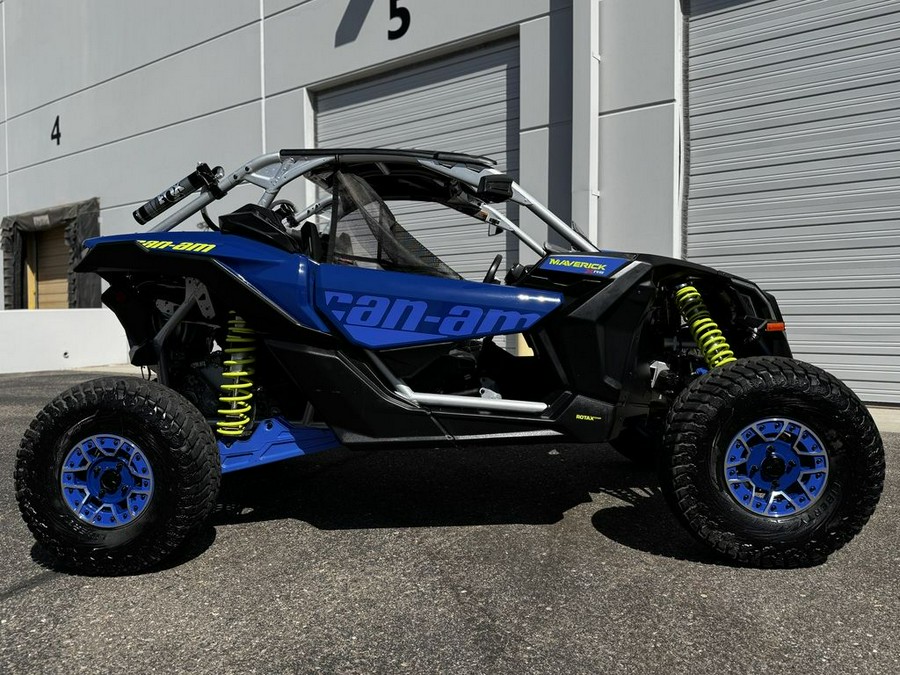 2020 Can-Am® Maverick™ X3 X™ rs Turbo RR Hyper Silver, Intense Blue & Manta Green