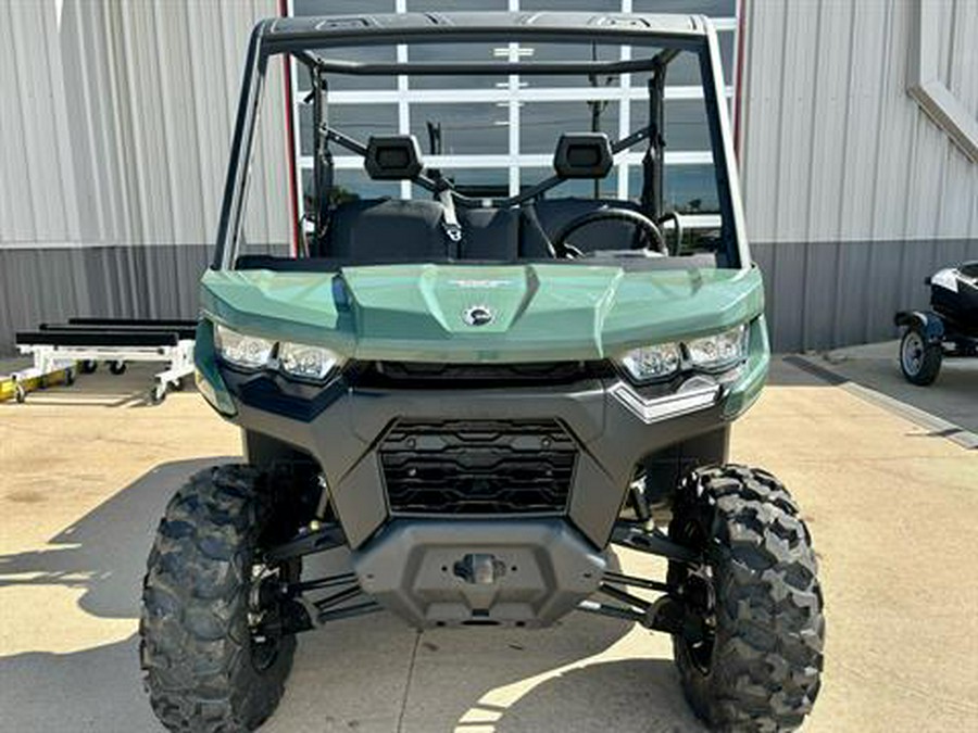 2024 Can-Am Defender HD9