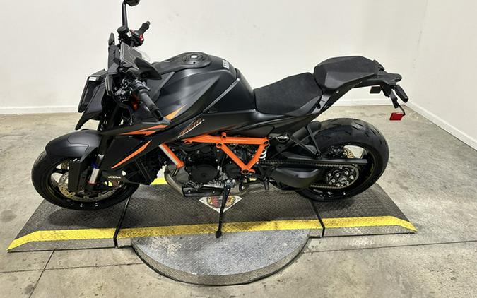 2026 KTM Super Duke 1390 R