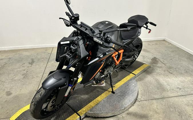 2026 KTM Super Duke 1390 R
