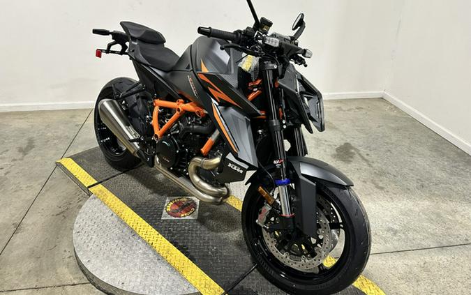 2026 KTM Super Duke 1390 R