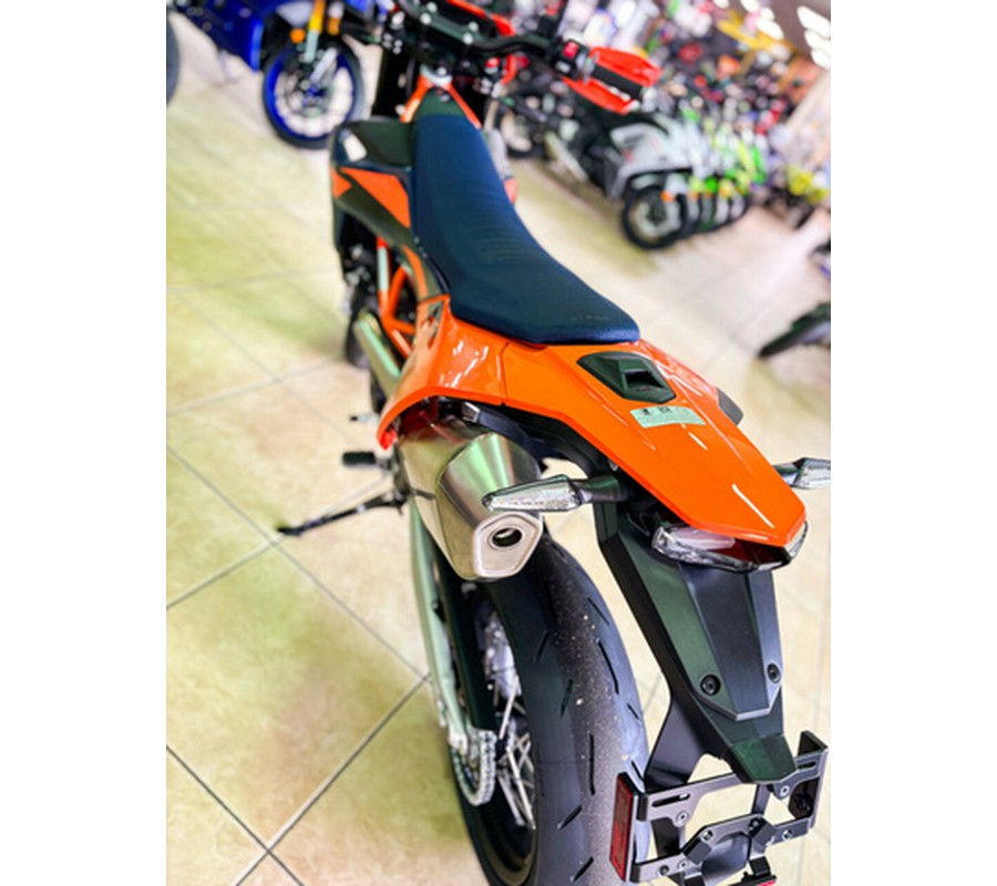 2026 KTM SMC 690 R