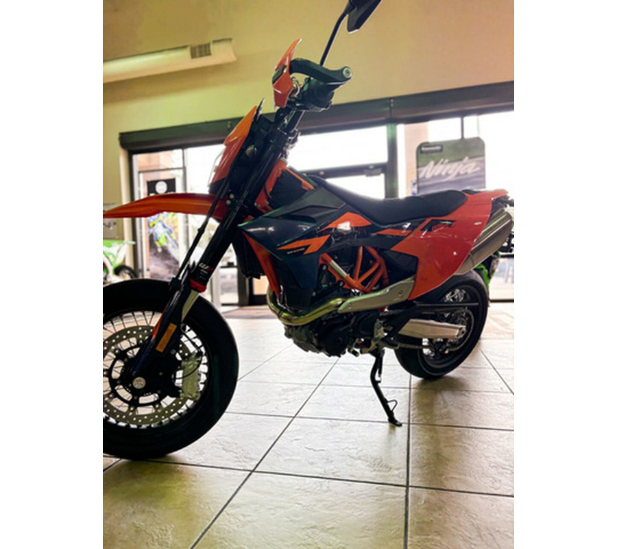 2026 KTM SMC 690 R