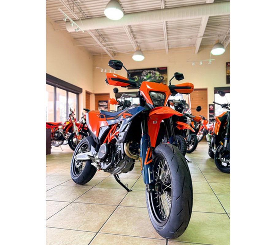2026 KTM SMC 690 R
