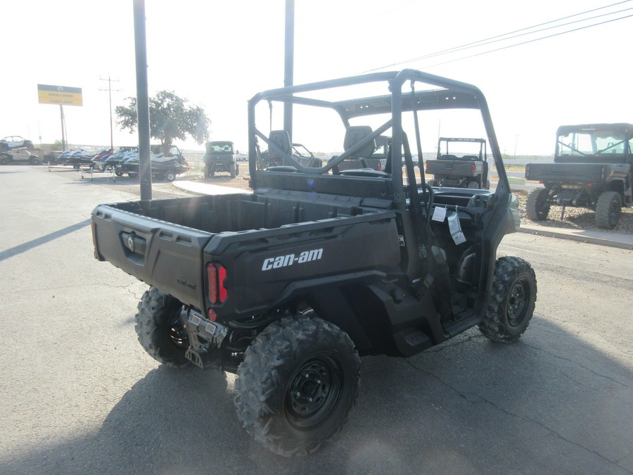 2026 CAN-AM DEFENDER HD7