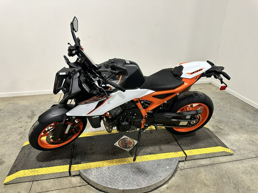 2026 KTM Duke 990 R