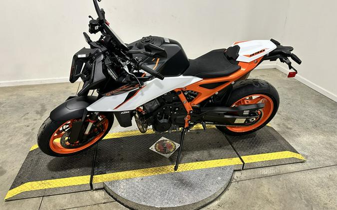 2026 KTM Duke 990 R